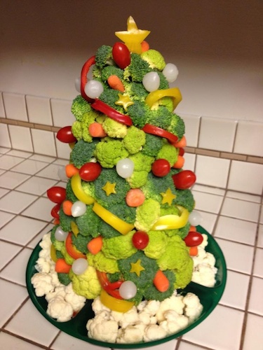 http://photos.happyherbivore.com/2013/11/veggie-christmas-tree-.jpg